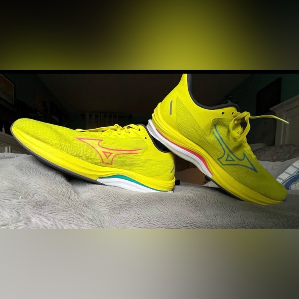 Mizuno Wave Rebellion Sonic running shoes women’s 11.5 / men’s 10